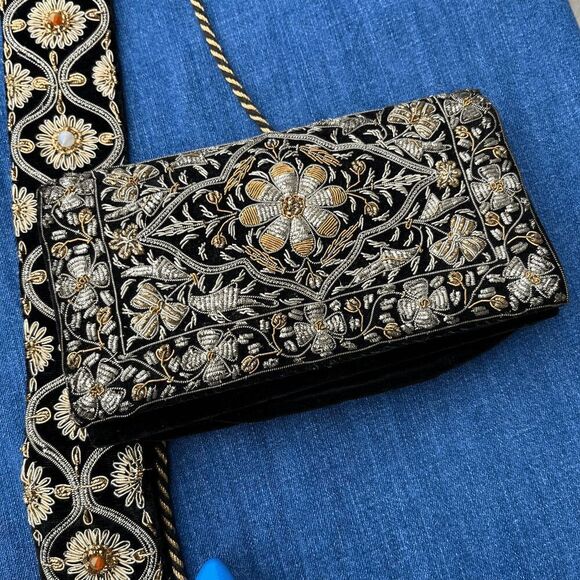 Vintage Hand-Embroidered Velvet Evening Clutch Made in India | Black & Gold - Picture 15 of 16